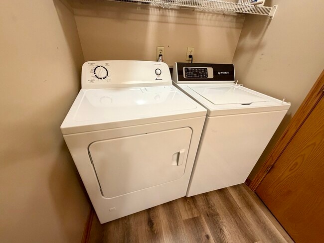 Building Photo - 440 S Peace Rd