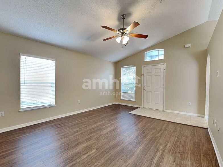 Building Photo - 30230 Rattana Ct