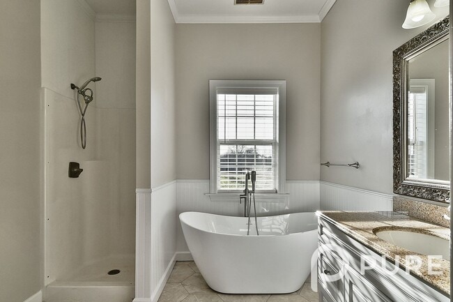 Building Photo - 5674 Duncan Rd