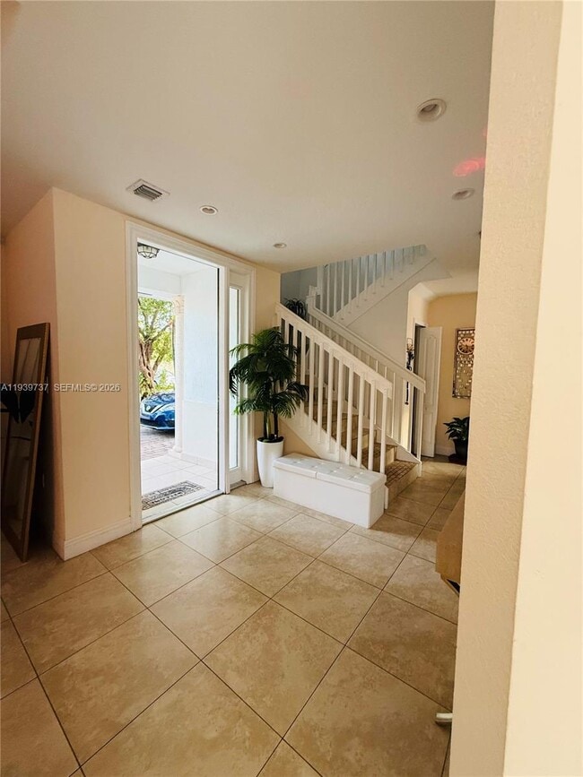 Building Photo - 16950 SW 93rd Ave