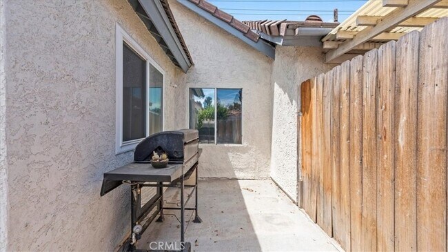 Building Photo - 10861 Mountain View Ave
