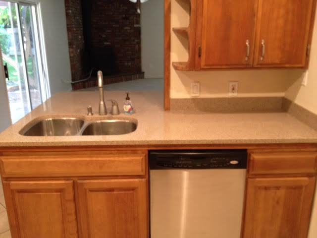 Building Photo - Central Roseville -  4 Bed, 2 Bath - Singl...