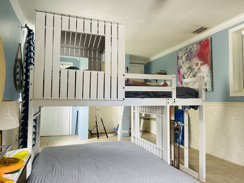 Building Photo - 2034 Kai Dr