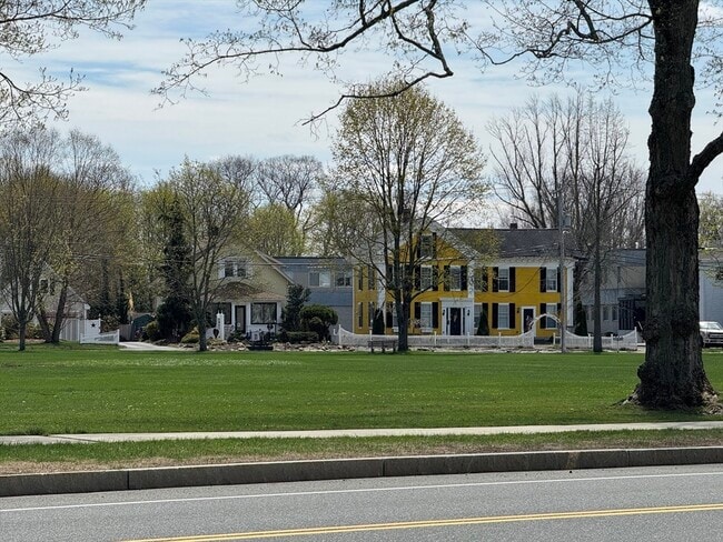 Building Photo - 46 N Main St