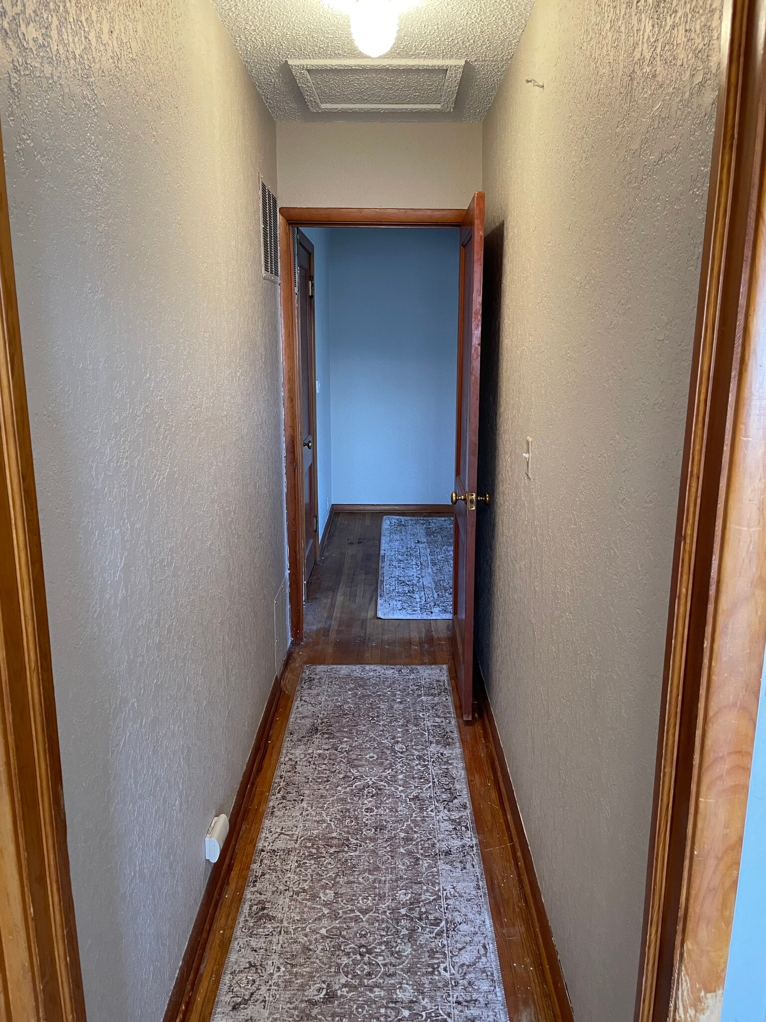 Building Photo - 551 7th St W