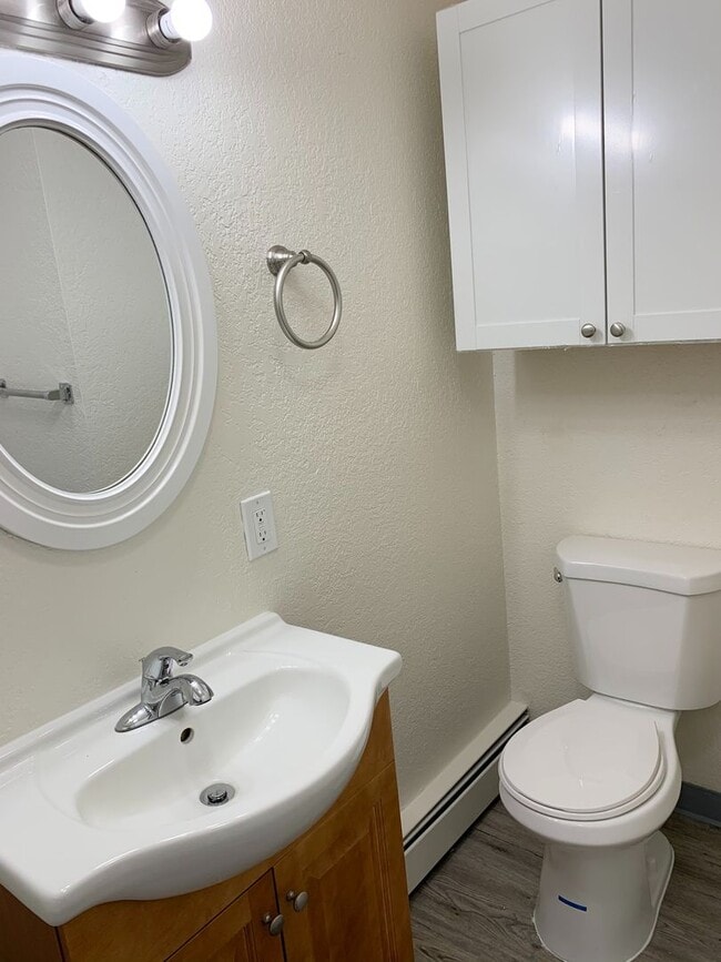 Building Photo - 6900