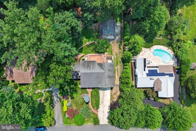 Building Photo - 6443 Walters Woods Dr