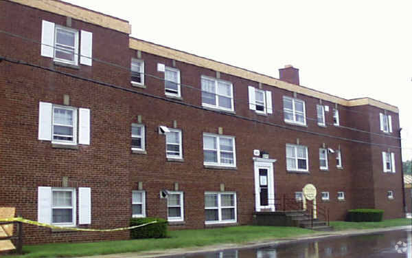 Building Photo - Patrick Henry Apartments