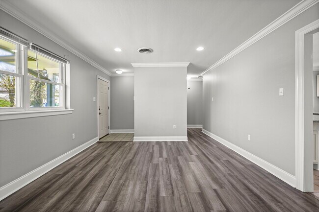 Building Photo - 8120 N Essen Heights Ct