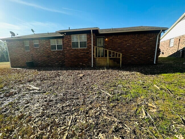 Building Photo - 2864 Whitney Ave