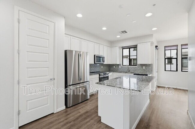 Building Photo - 2090 S Dorsey Ln