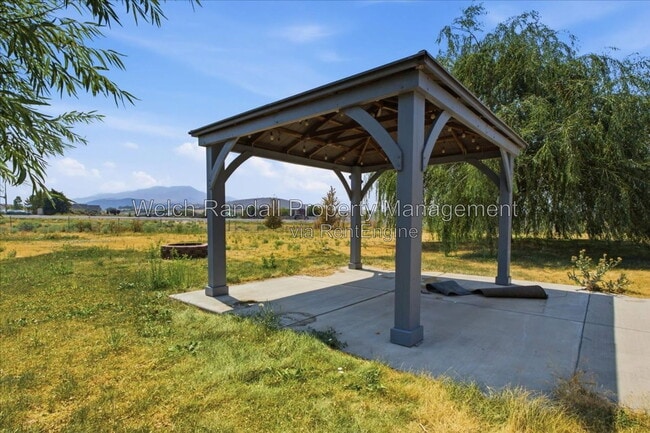 Building Photo - 2106 E Sunnyvale Dr
