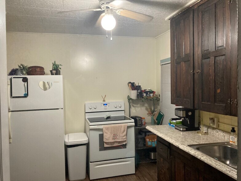 Kitchen - 224 W Main St