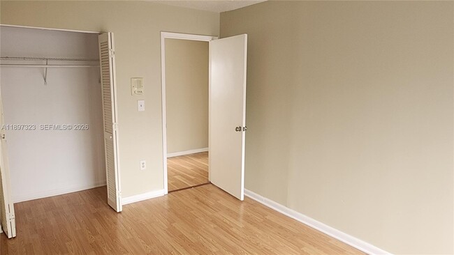 Building Photo - 10628 SW 118th Pl