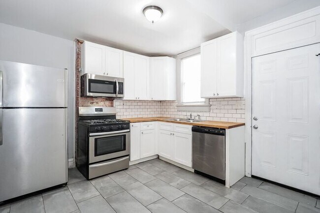 Building Photo - 1113-1115 S 22nd St.