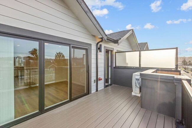 Building Photo - Stunning Brand-New Ballard Townhome with A...