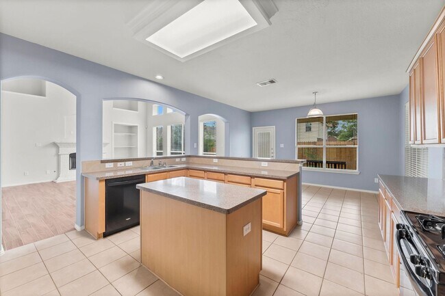Building Photo - 29902 Legends Ridge Dr