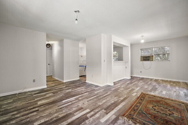 Building Photo - 3605 FL-50