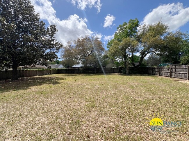 Building Photo - Charming 3 Bedroom Home in Countryview Estates community with Solar Panels!