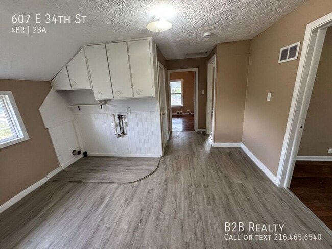 Building Photo - 607 E 34th St