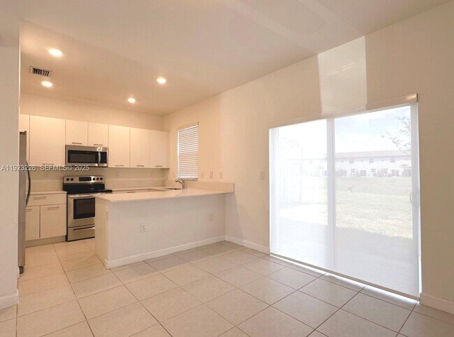 Building Photo - 12322 NW 23rd Ct