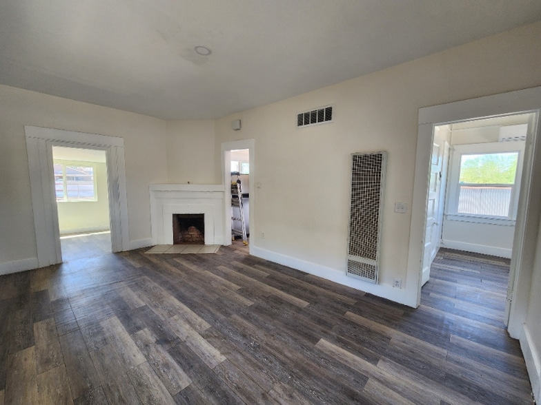 Building Photo - 2041 W Jefferson St