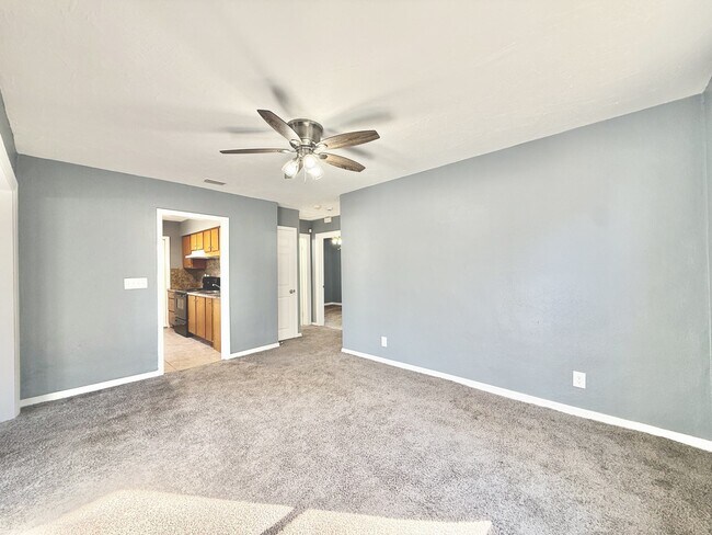 Building Photo - 1828 20th Ave S