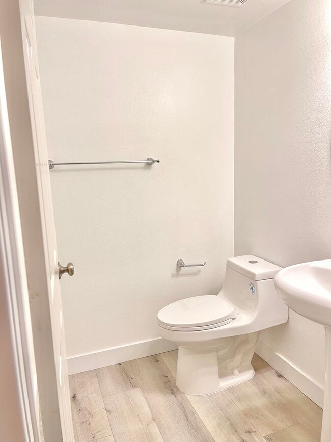 Building Photo - Three Story Four Bedroom 2.5 Bathroom Condo for lease $2,995