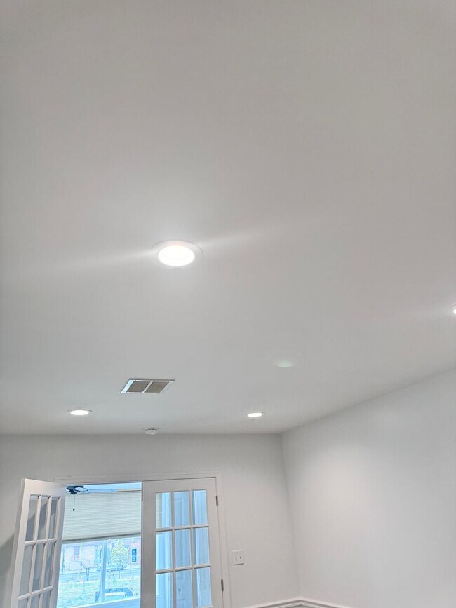 Building Photo - 1513 W Passyunk Ave