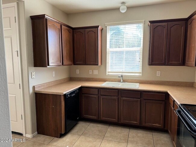 Building Photo - 10036 W Kingman St