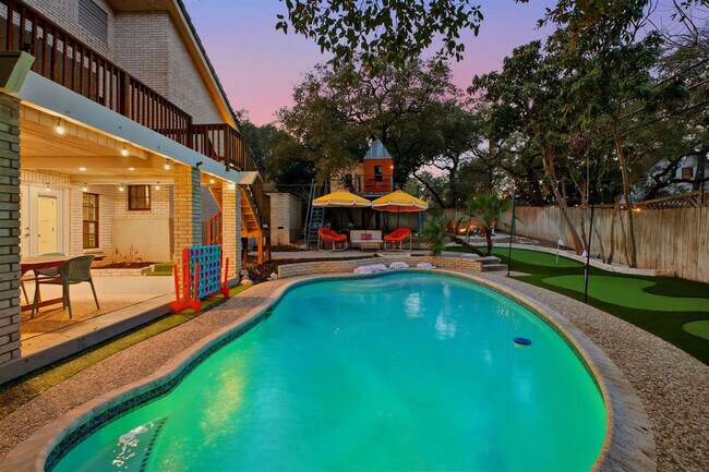 Building Photo - 2915 Quail Oak St