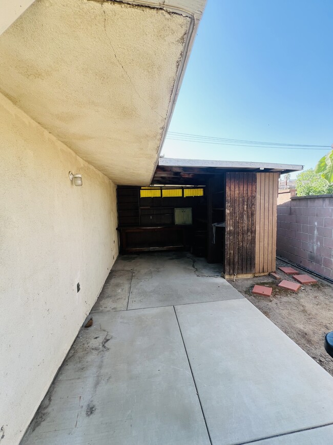 Building Photo - 1434 Kellogg Ave