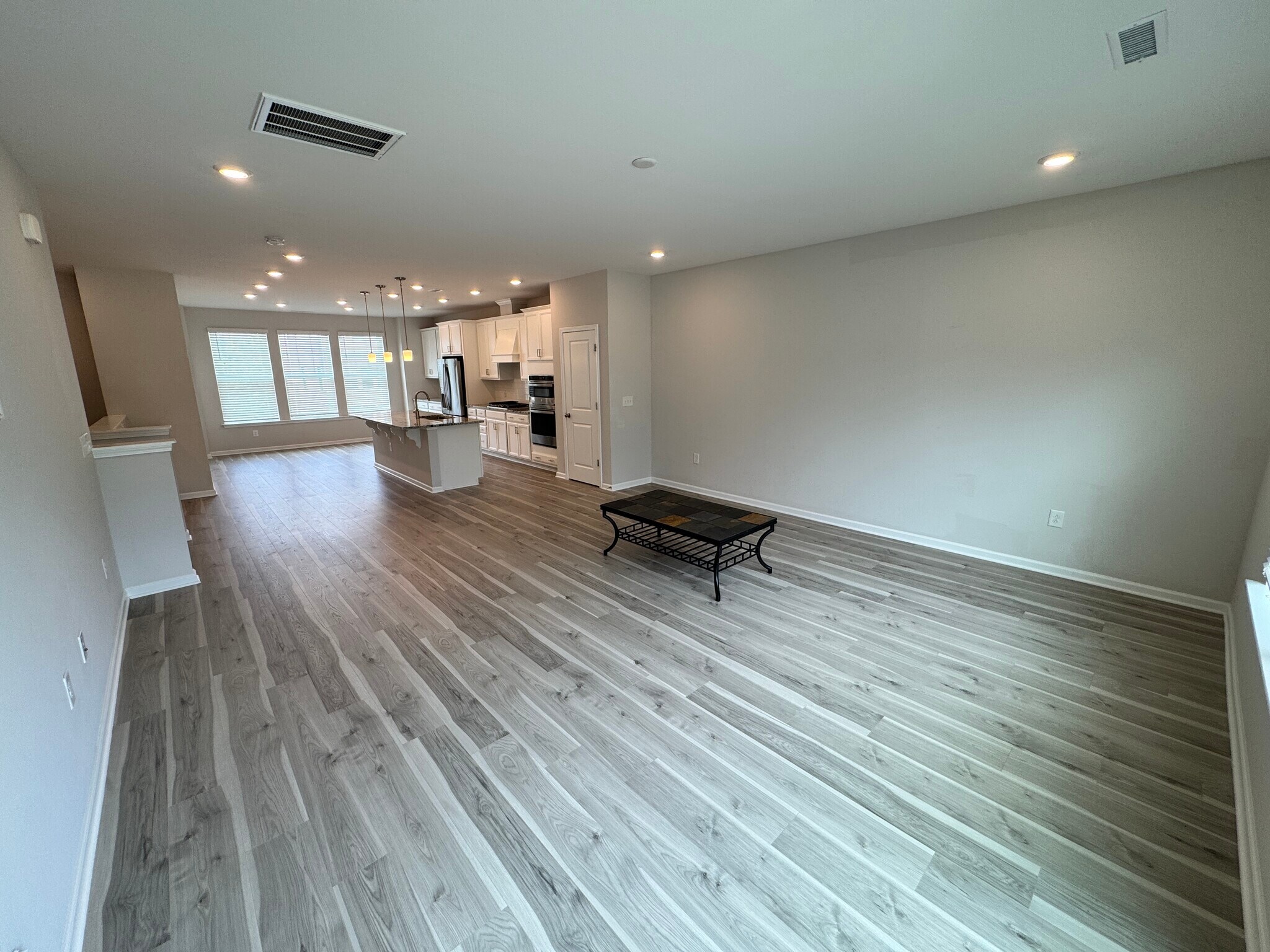 Building Photo - 1049 Manorhaven Dr