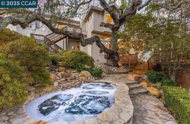 Building Photo - 3109 Stonegate Dr