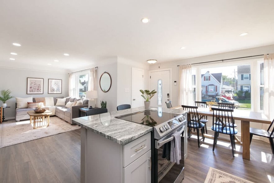 Building Photo - 7906 Lanyard Dr