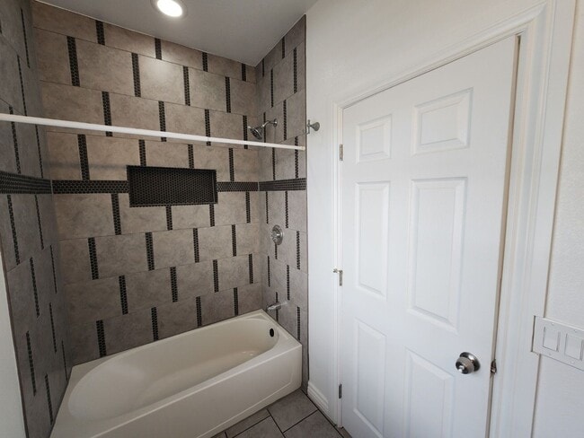 Building Photo - Single Story with Casita