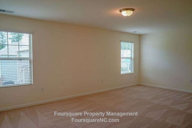 Building Photo - Spacious Single-Family Home with 1st Floor Office, Loft & Fenced Backyard , Includes Washer/Dryer