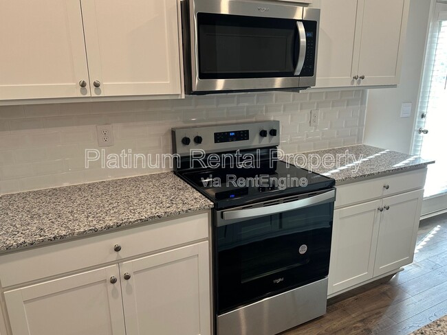 Building Photo - 488 Stoneybrook Dr