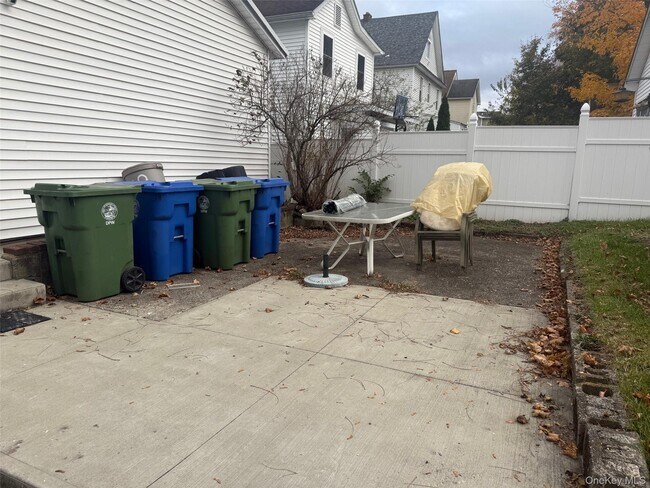 Building Photo - 49 Lake Ave