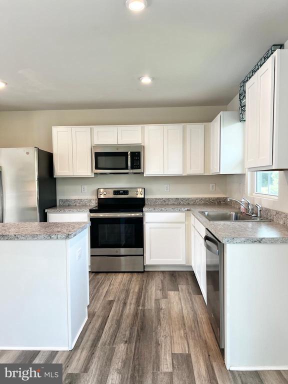 Building Photo - 123 Wye Oak Dr