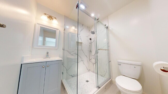 Building Photo - "Charming Urban Retreat: Cozy 1-Bedroom Haven in Daly City!"
