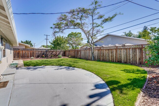 Building Photo - Welcome Home to Beautiful Cambrian Park Ne...