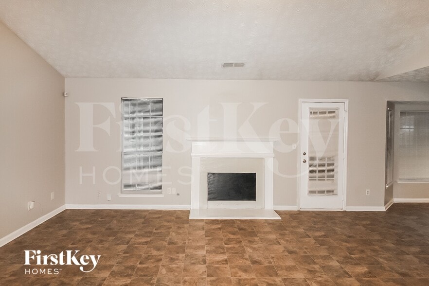 Building Photo - 6206 Amberly Rd