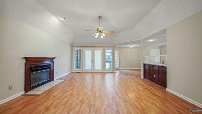 Building Photo - 111 Rolling Lea Pl