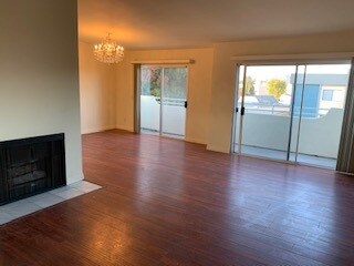 A lot of sunshine - 1427 Saltair S Ave