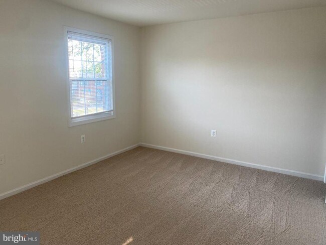 Building Photo - 10175 Irongate Way