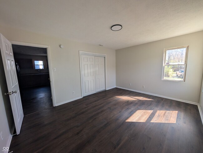 Building Photo - 451 W 26th St