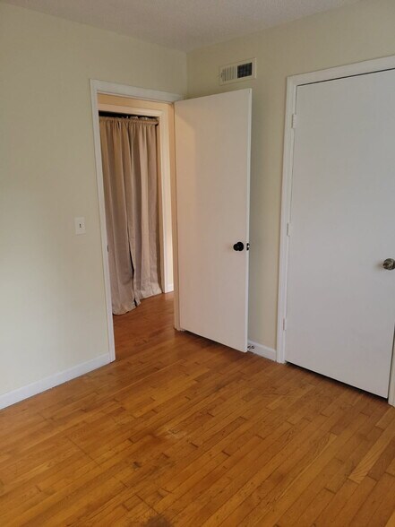 Building Photo - 7234 Commodore Rd