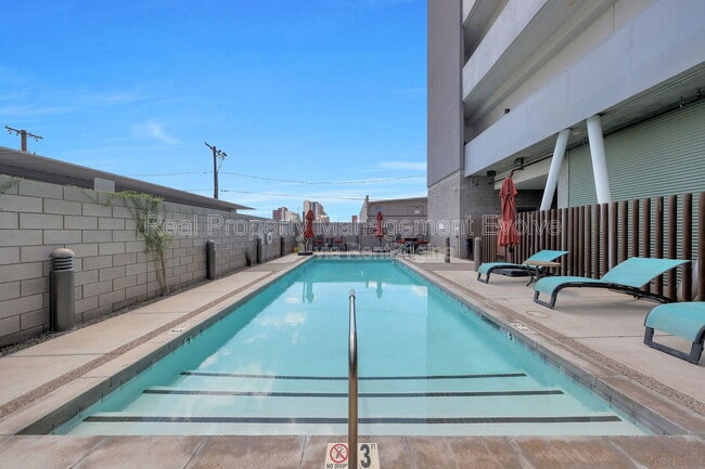 Building Photo - 1130 N 2nd St