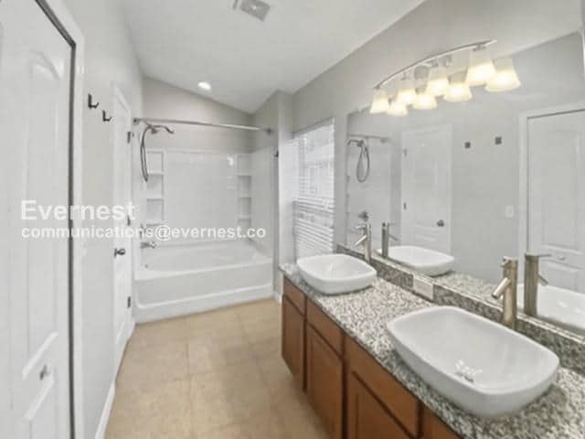 Building Photo - 7001 Interbay Blvd